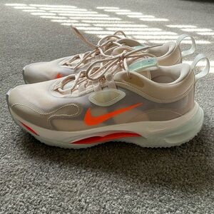 Like new, Nike Spark Pearl Total Orange Mesh sneakers